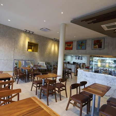 The Quay Boutique Hotel Phnom Penh Esterno foto