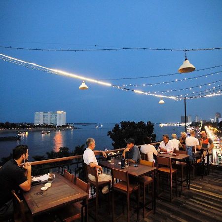 The Quay Boutique Hotel Phnom Penh Esterno foto