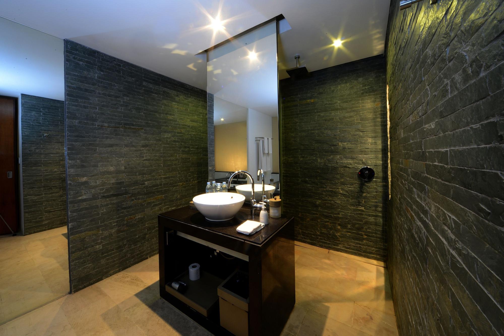 The Quay Boutique Hotel Phnom Penh Esterno foto