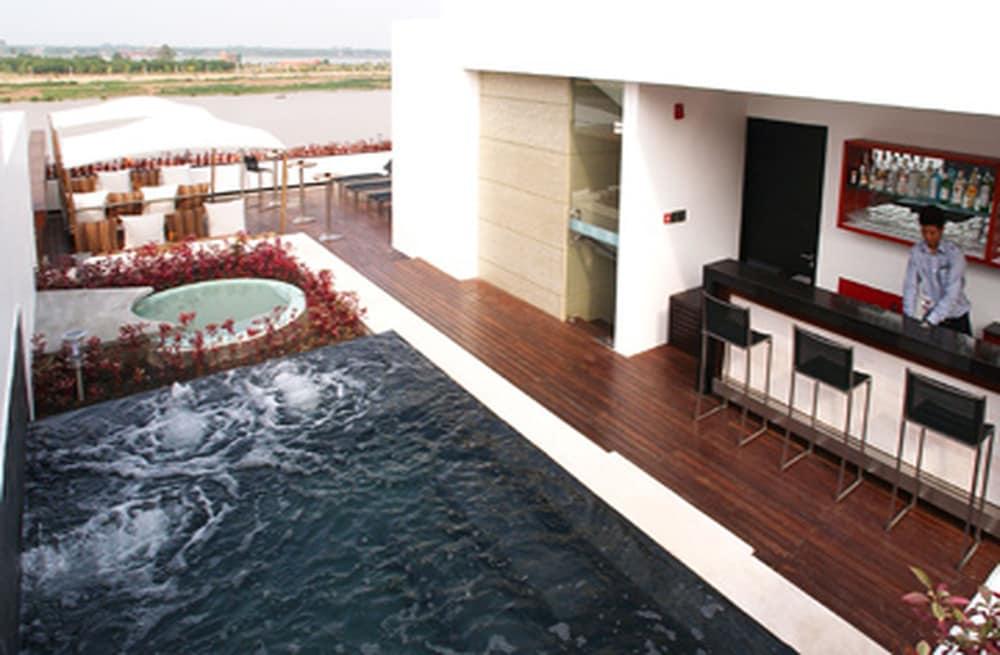 The Quay Boutique Hotel Phnom Penh Esterno foto