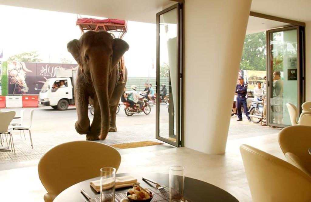 The Quay Boutique Hotel Phnom Penh Esterno foto