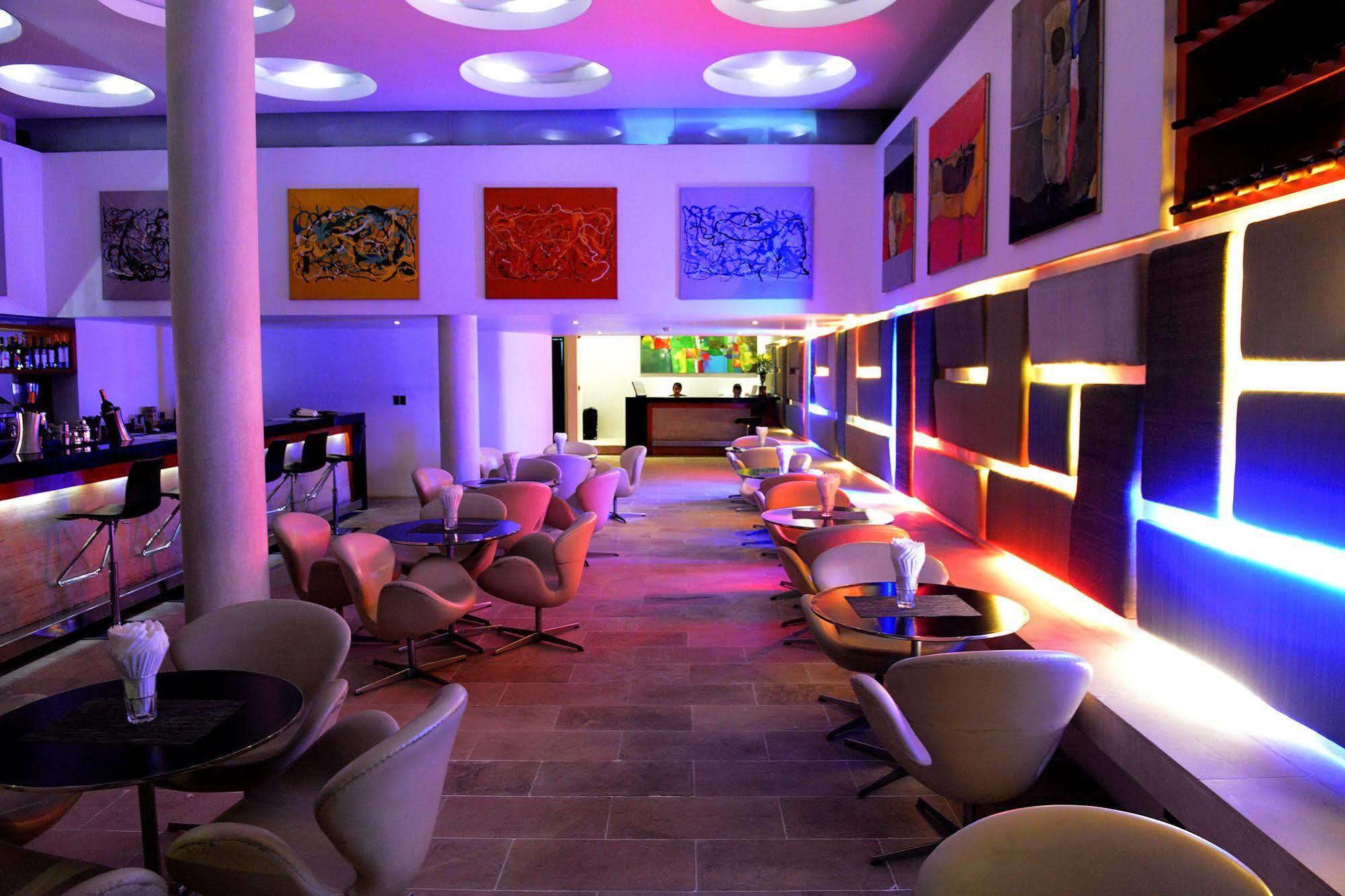 The Quay Boutique Hotel Phnom Penh Esterno foto