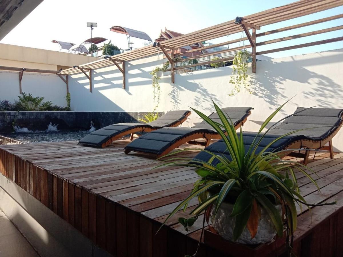 The Quay Boutique Hotel Phnom Penh Esterno foto