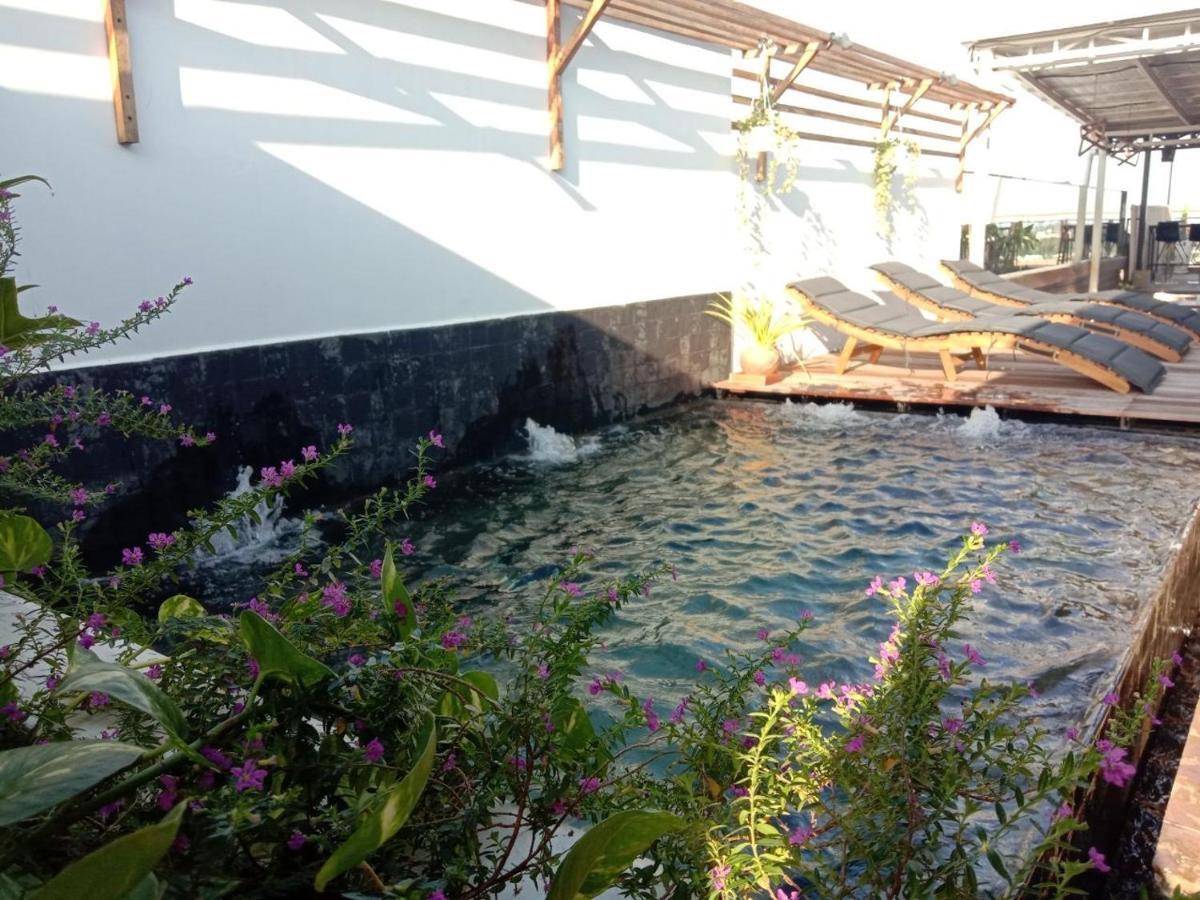 The Quay Boutique Hotel Phnom Penh Esterno foto